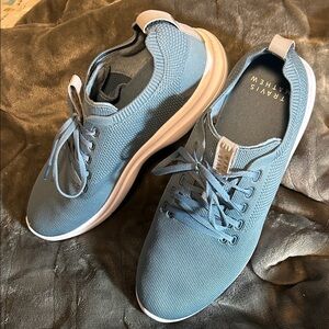 Great Pair of Men’s Like New Med. Blue Lace-Up Sneakers by Travis Mathew, Sz 9.5